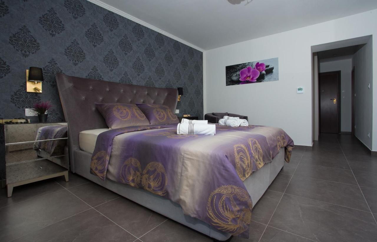 Azzurro Luxury Rooms Трогир Екстериор снимка