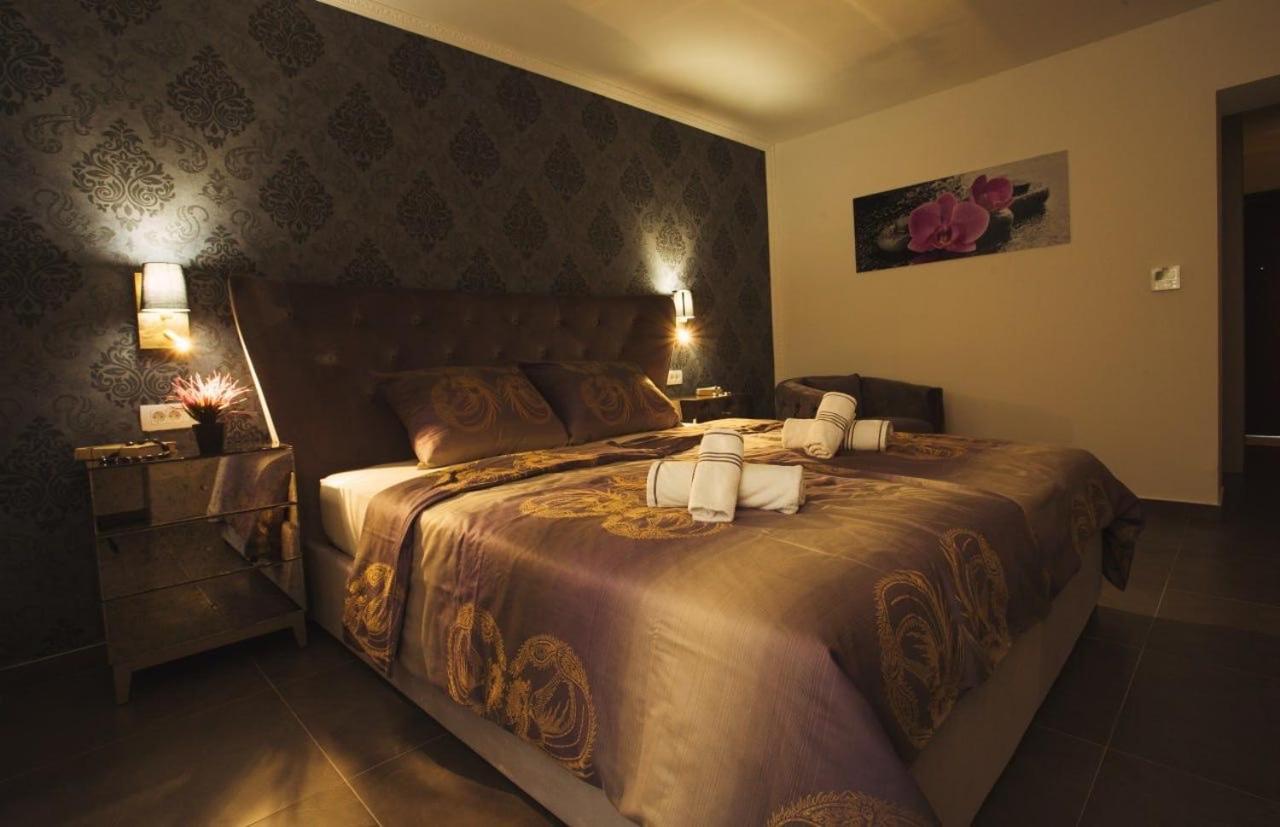 Azzurro Luxury Rooms Трогир Екстериор снимка