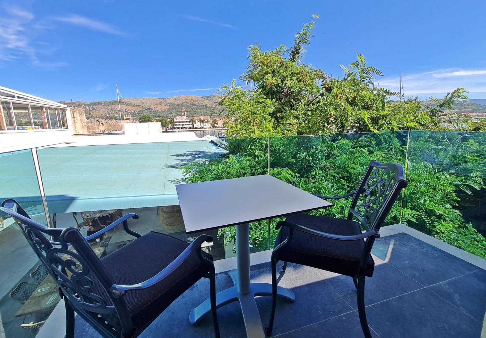Azzurro Luxury Rooms Трогир Екстериор снимка