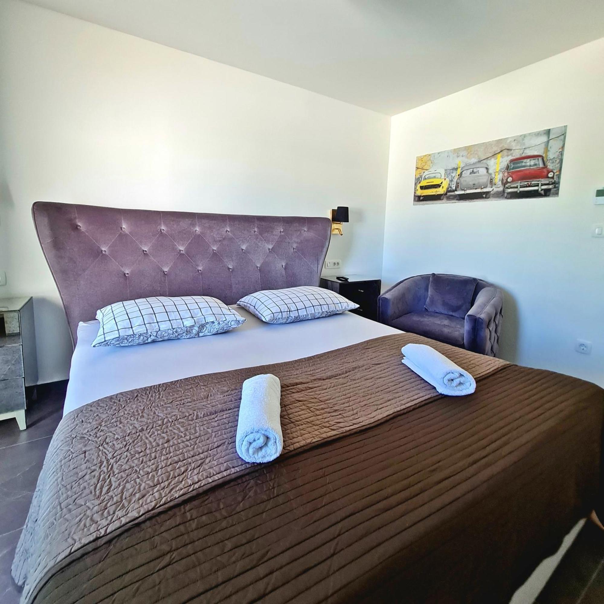 Azzurro Luxury Rooms Трогир Екстериор снимка