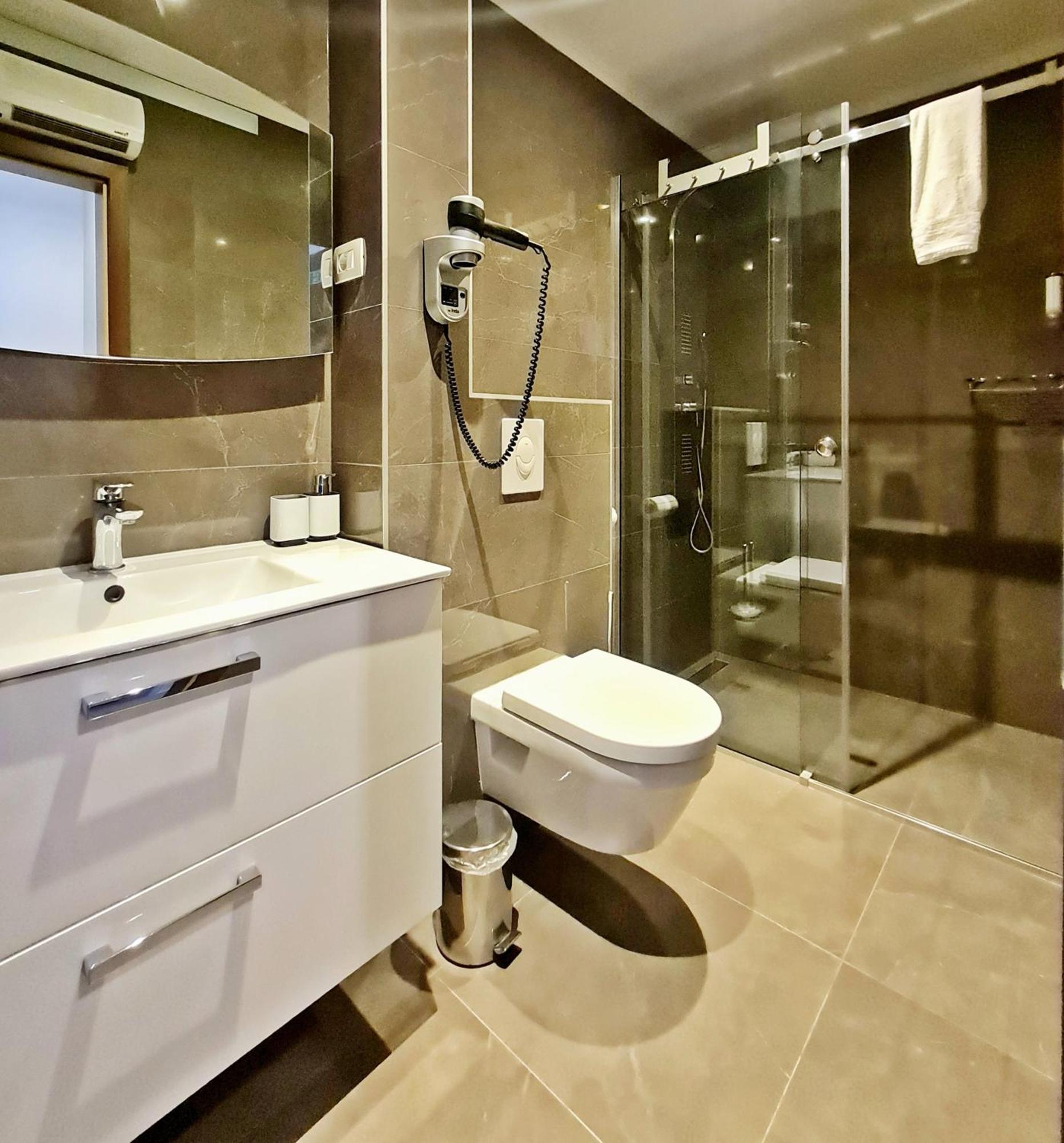 Azzurro Luxury Rooms Трогир Екстериор снимка